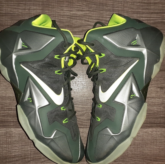 Nike Lebron 11 Dunkman Size 11 Basketball Shoe - Picture 3 of 6